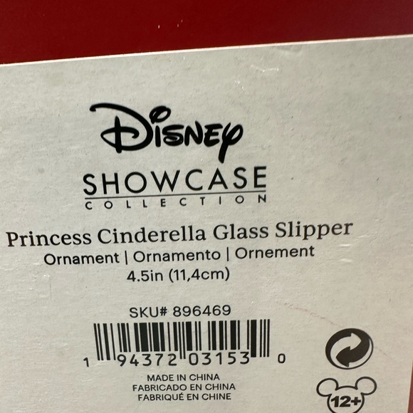 Lenox Cinderella Figurine Ornament with the lost slipper - Picture 3 of 3